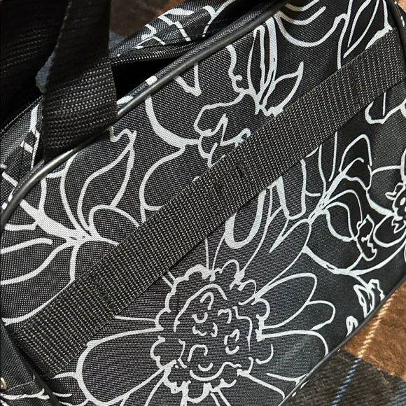 Tag Black and White Floral Laptop Bag - Picture 4 of 9